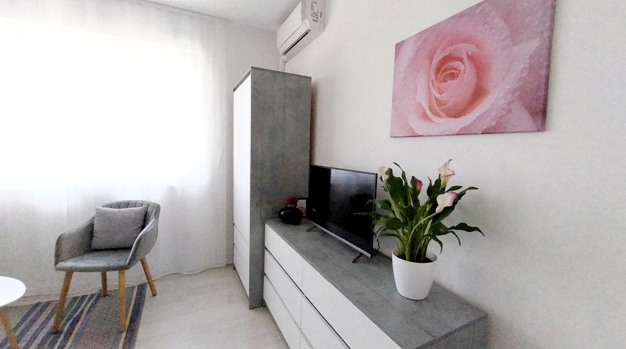 Studio M Пула Екстериор снимка